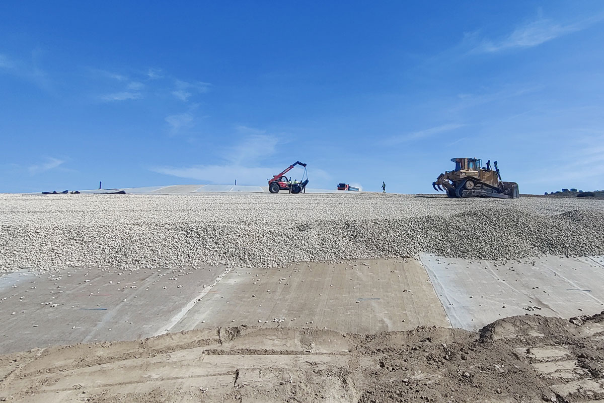 Construcción de un nuevo vaso y sellado de la celda 1 del vertedero supracomarcal en Barbastro (Huesca) - Mascún Obra Civil